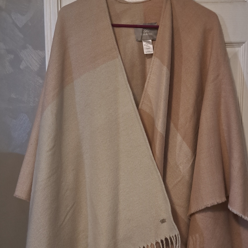 Women's wrap. Blush and tan with fringe w.NWOT.